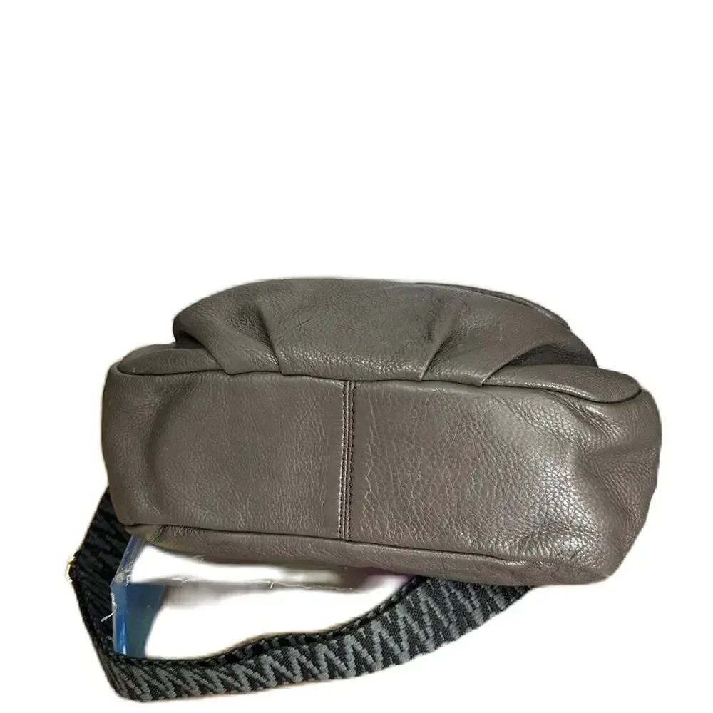 ★ EUC Marc Jacobs Pebble Leather Gray Crossbody Handbag Purse